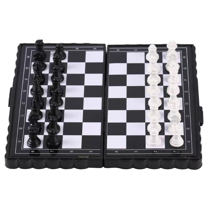 Mini jeu d'échecs magnétique p - Board Game Cafe avis et prix